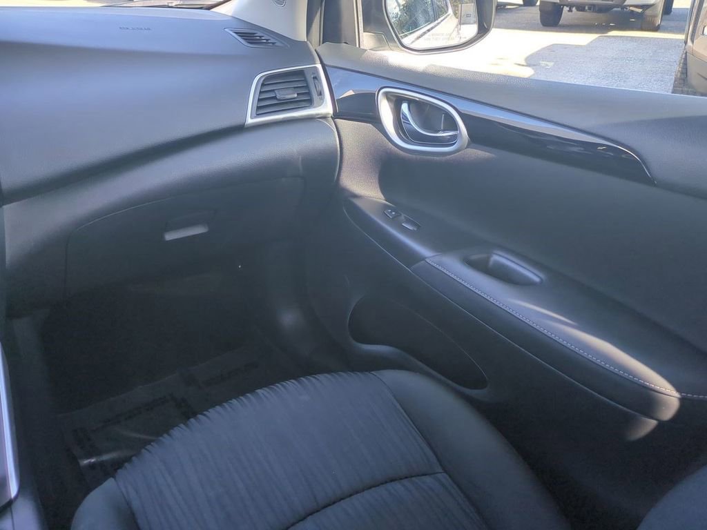 Certified 2019 Nissan Sentra SV image 16