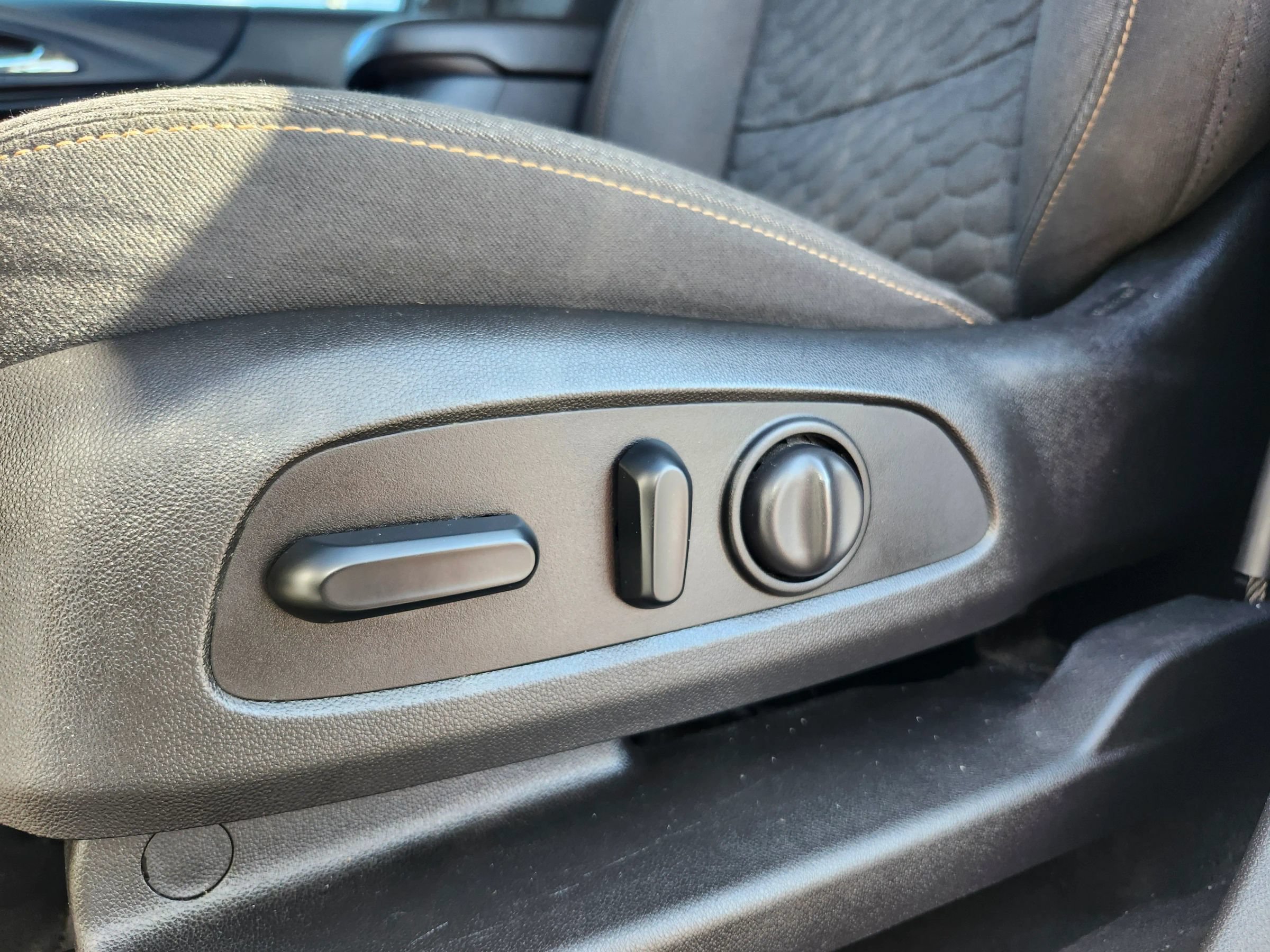 Used 2019 Chevrolet Equinox LT AWD/4WD image 14
