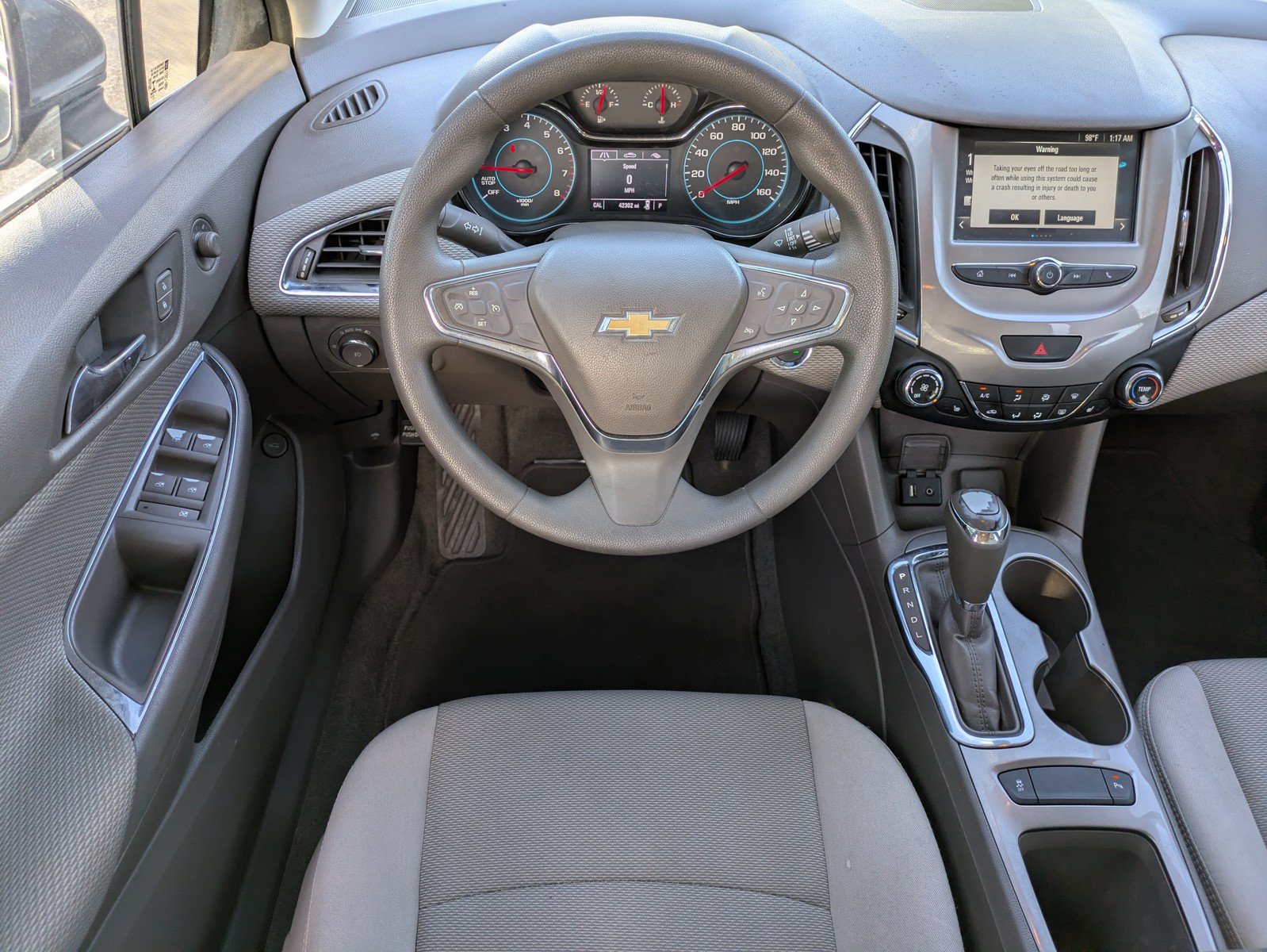 Used 2017 Chevrolet Cruze LT w/ Convenience Package FWD image 11