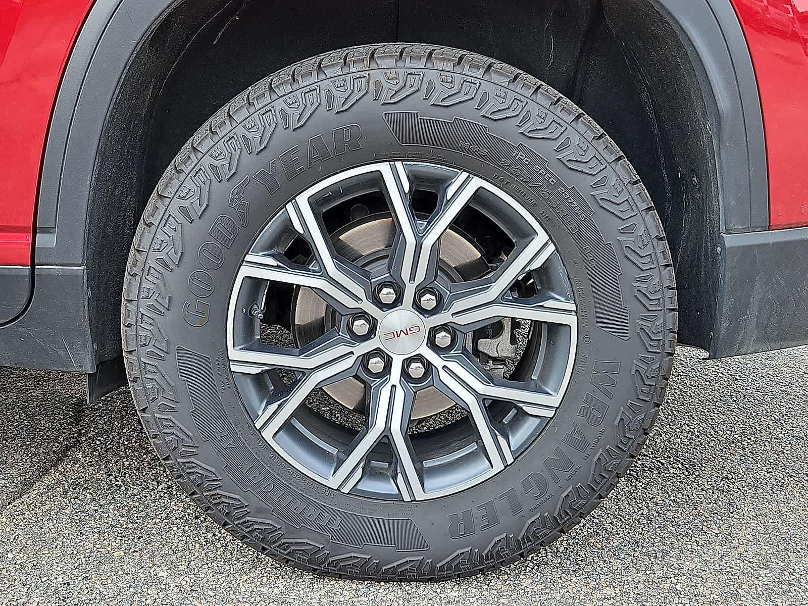 Used 2024 GMC Acadia AT4 AWD/4WD image 39