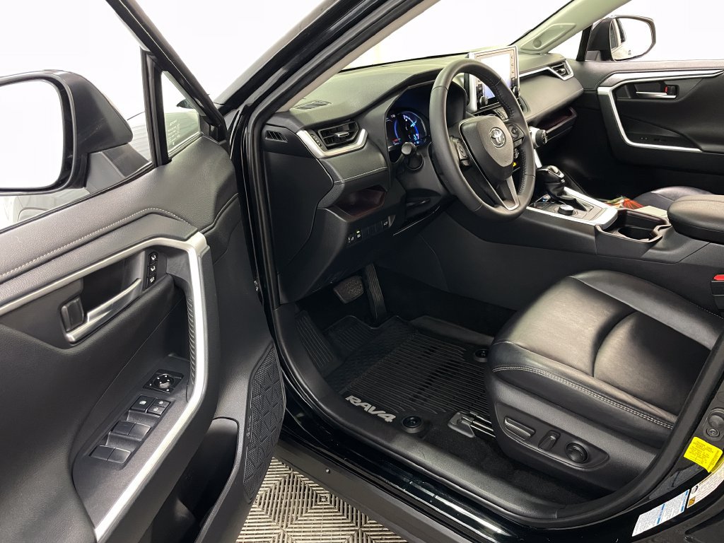 Used 2019 Toyota RAV4 Limited w/ Carpet Mat Package AWD/4WD image 21
