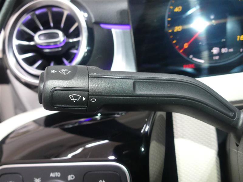 Used 2021 Mercedes-Benz CLA 250 image 35