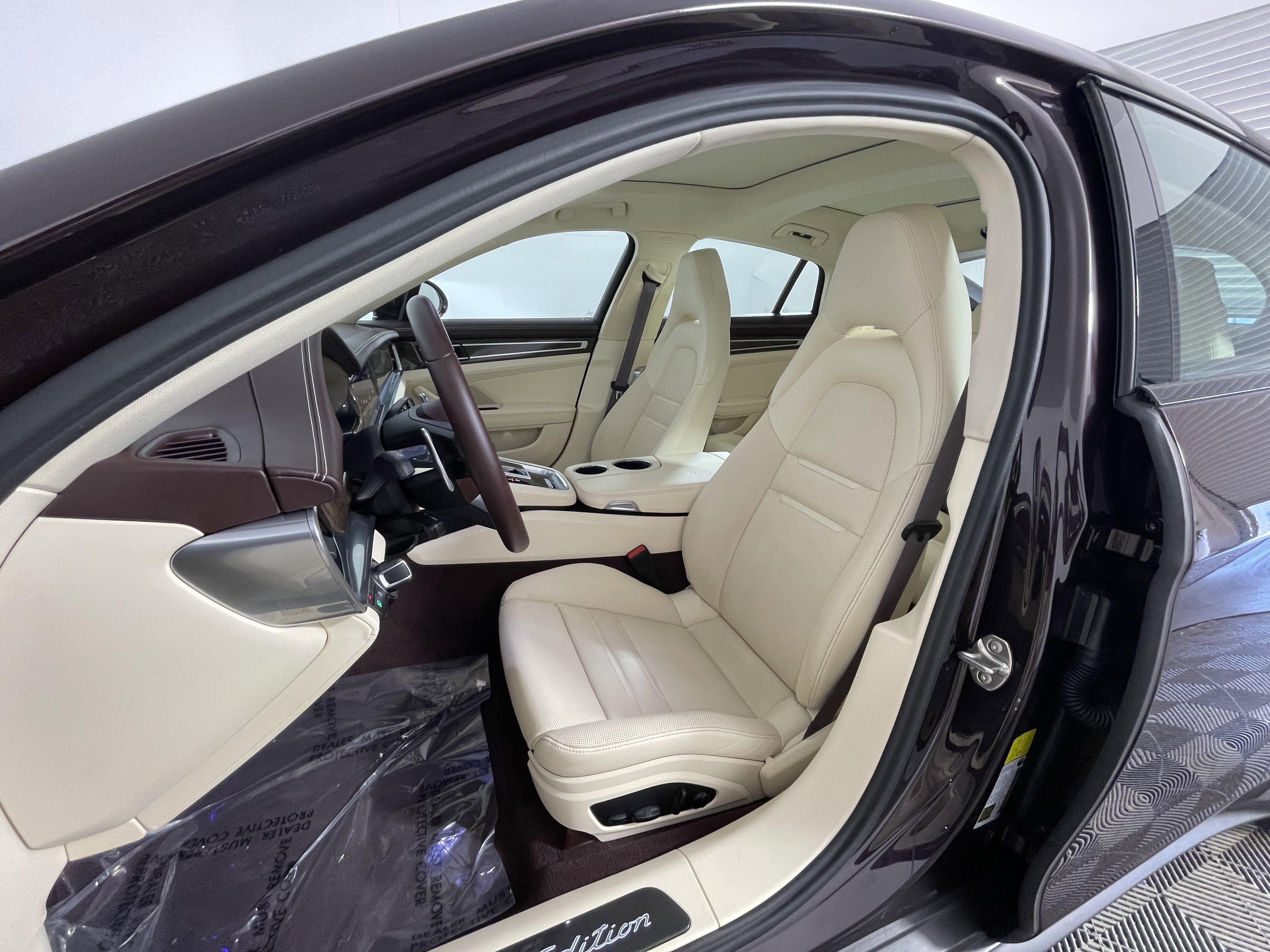 Certified 2023 Porsche Panamera 4 Platinum Edition w/ Assistance Package image 5