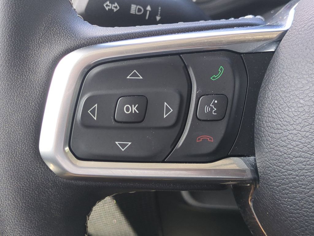 Used 2025 Jeep Wrangler Unlimited Sahara AWD/4WD image 26