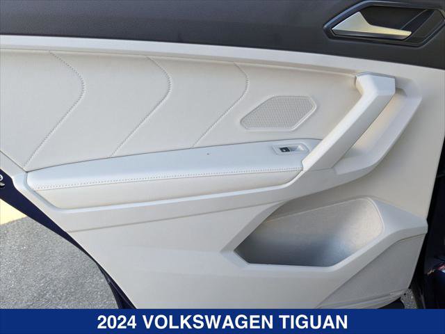 Certified 2024 Volkswagen Tiguan SE image 19