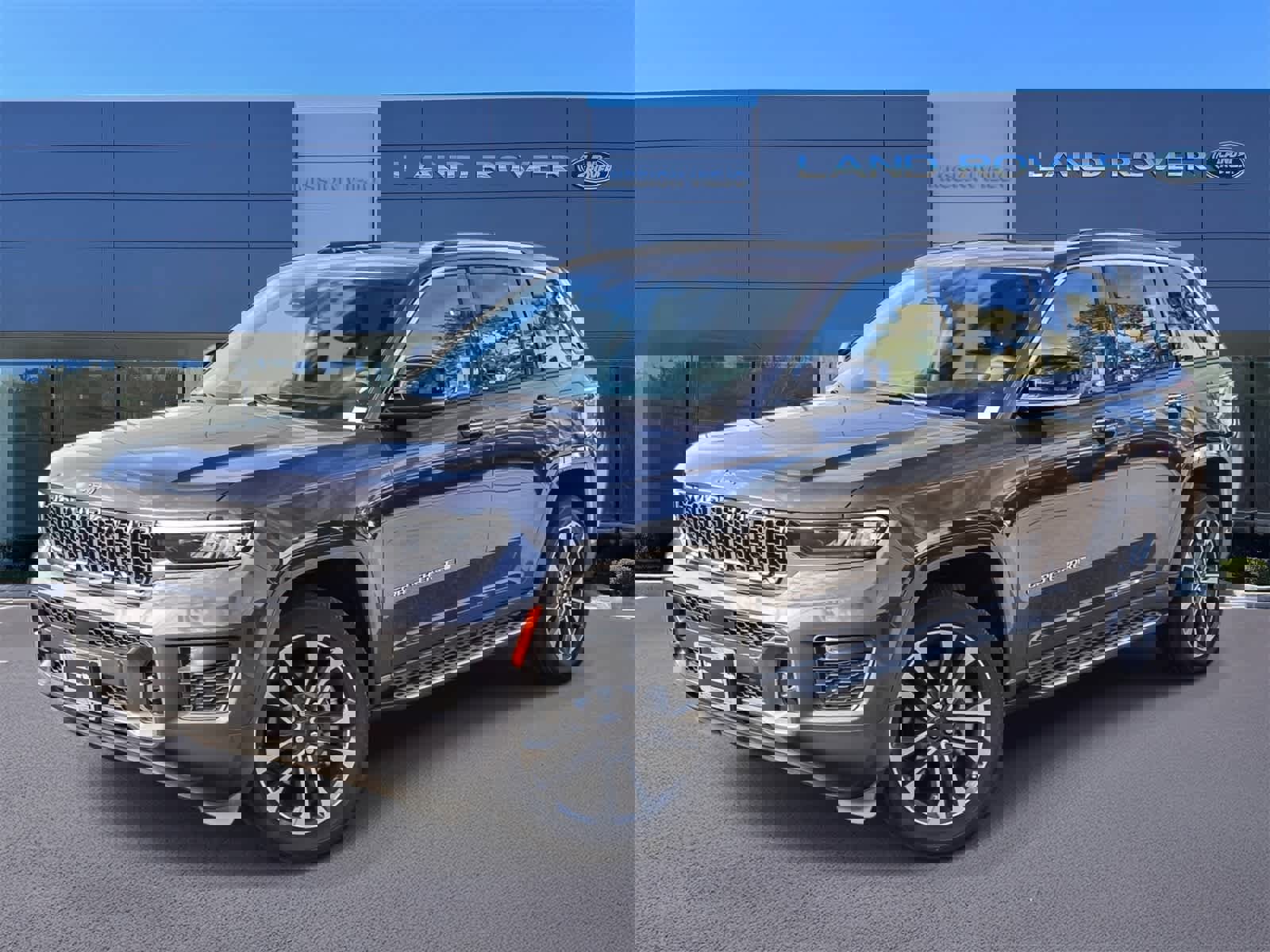 Used 2024 Jeep Grand Cherokee Overland w/ Trailer Tow Package