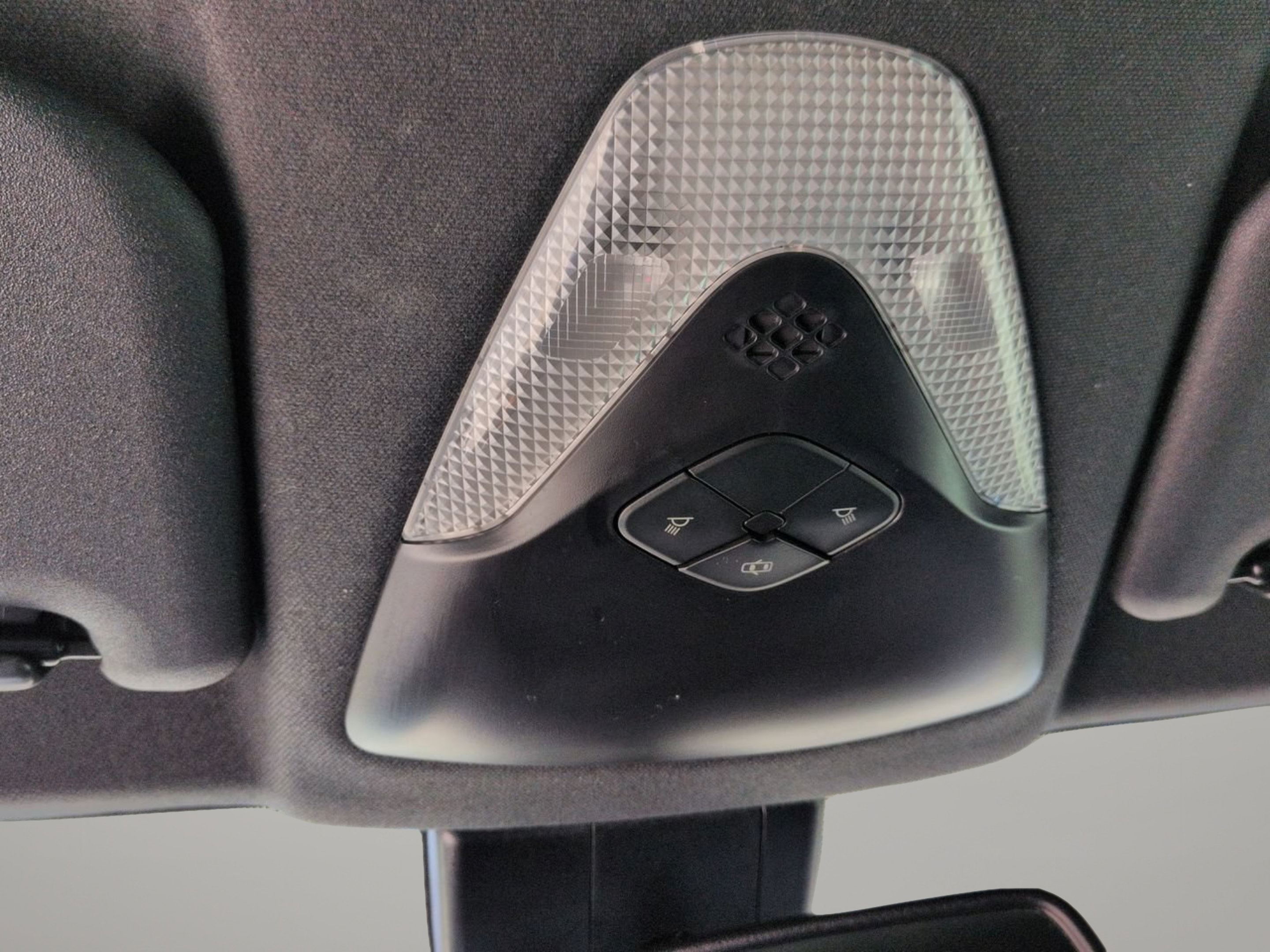 Used 2019 Toyota C-HR XLE FWD image 22