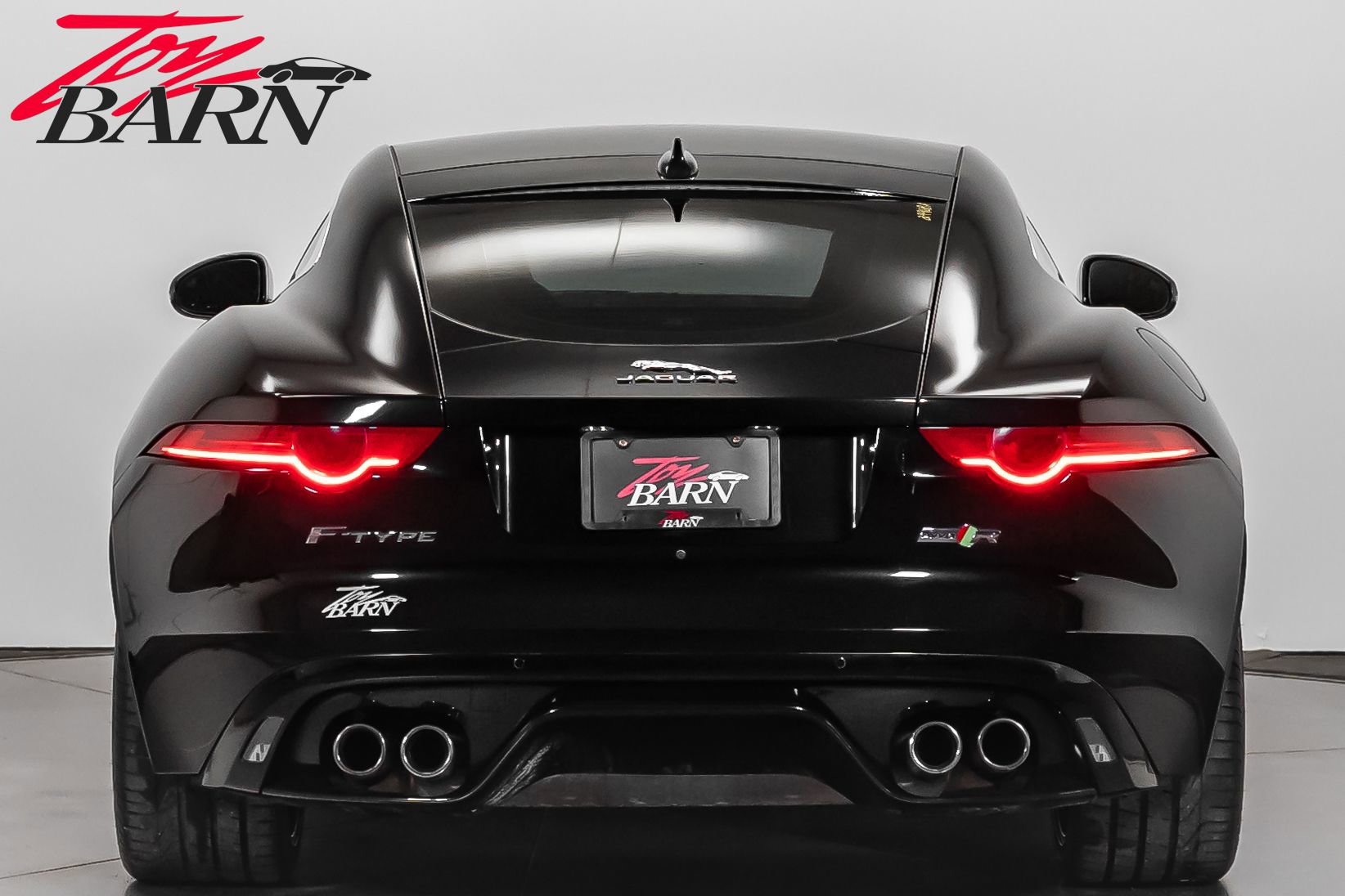 Used 2016 Jaguar F-TYPE R image 4