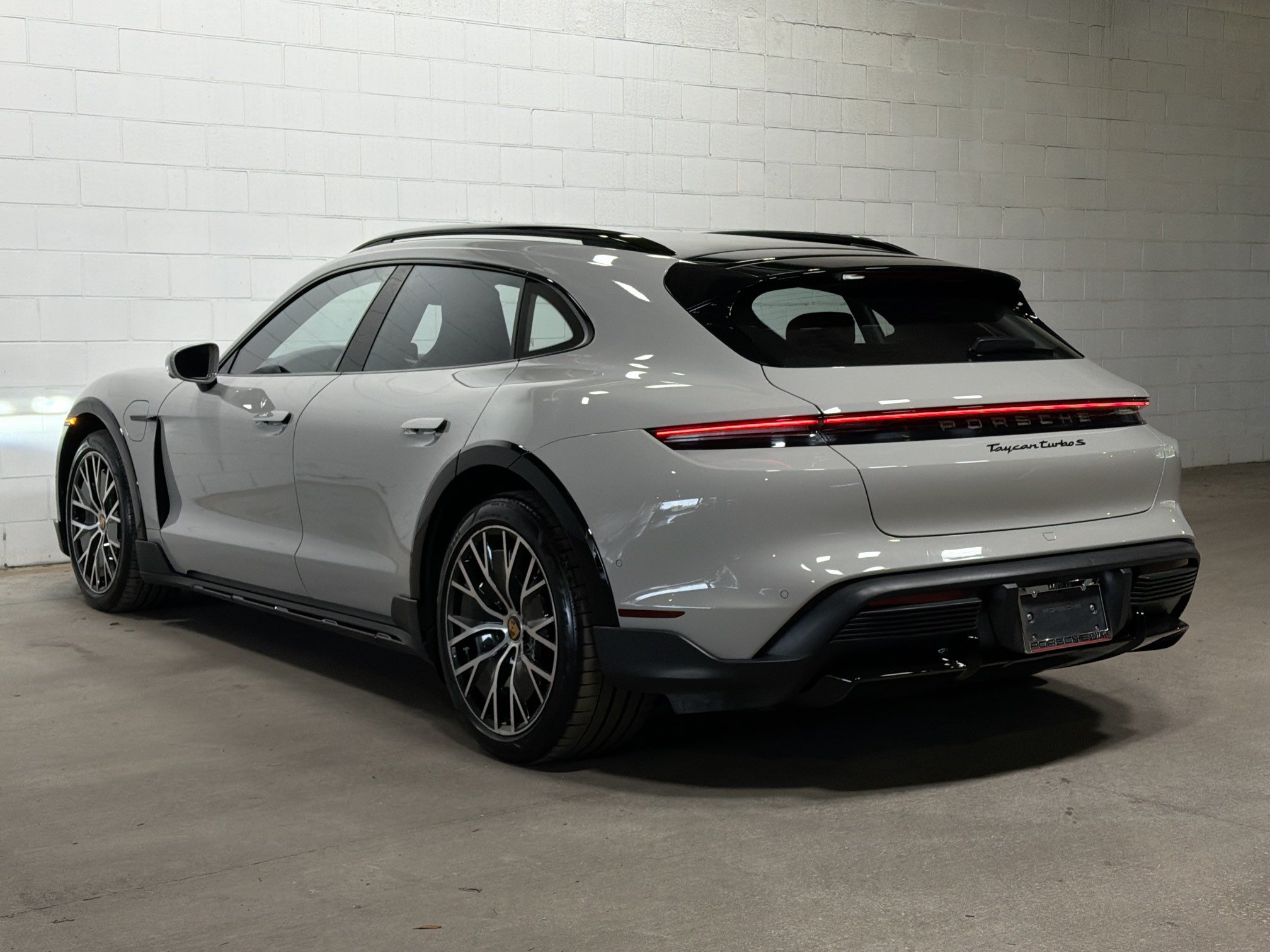 Certified 2022 Porsche Taycan Turbo S AWD/4WD image 3