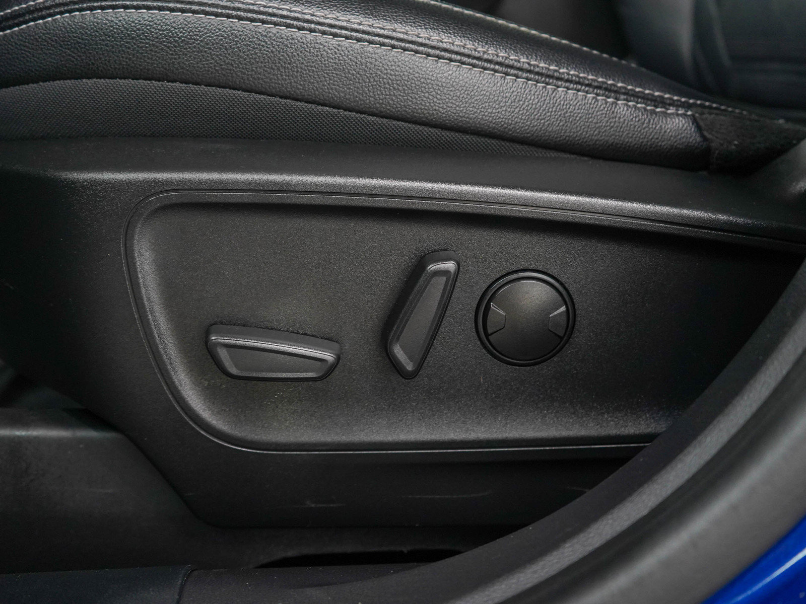 Used 2023 Ford Escape SE w/ PHEV Premium Package FWD image 27