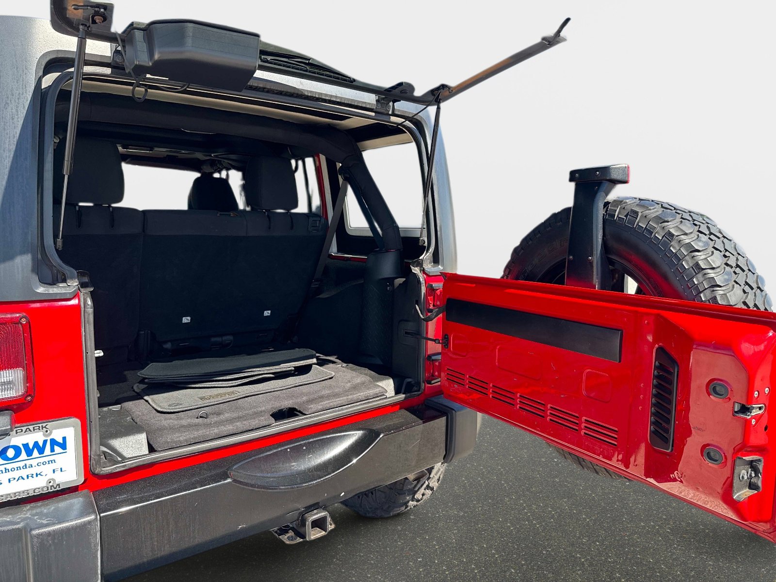 Used 2016 Jeep Wrangler Unlimited Sport image 10