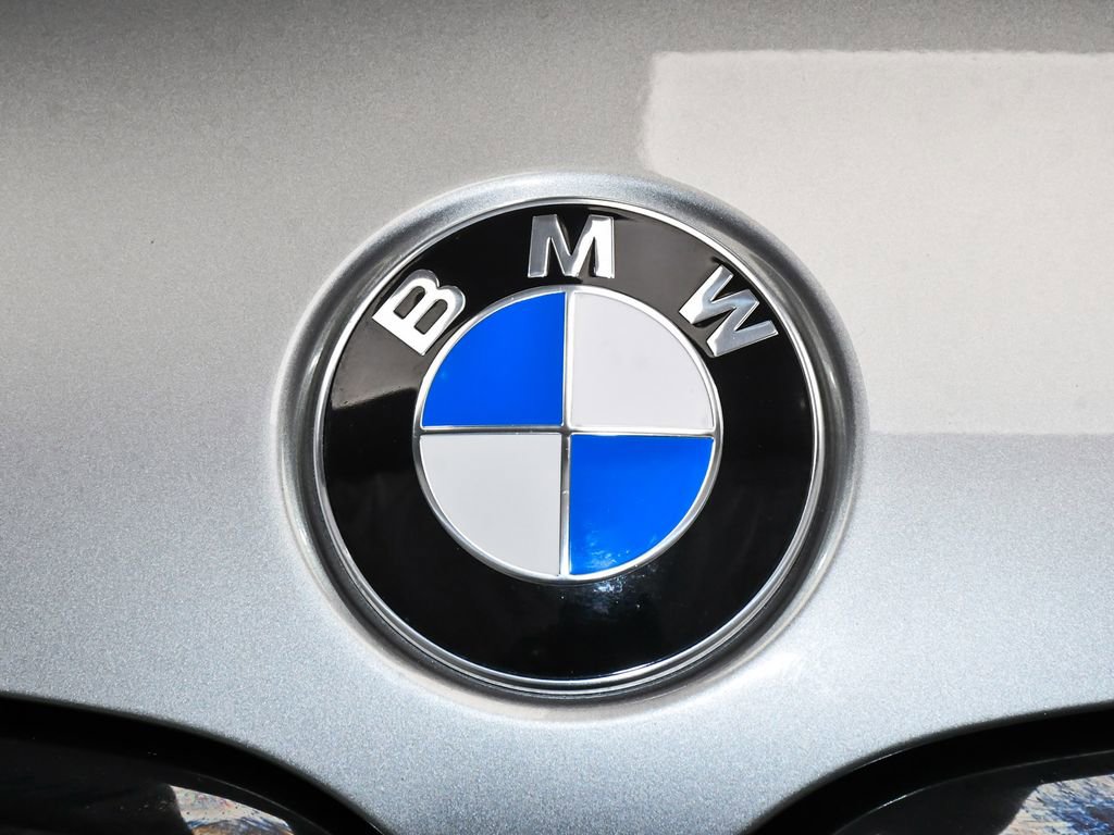 Used 2022 BMW 740i xDrive w/ M Sport Package image 97