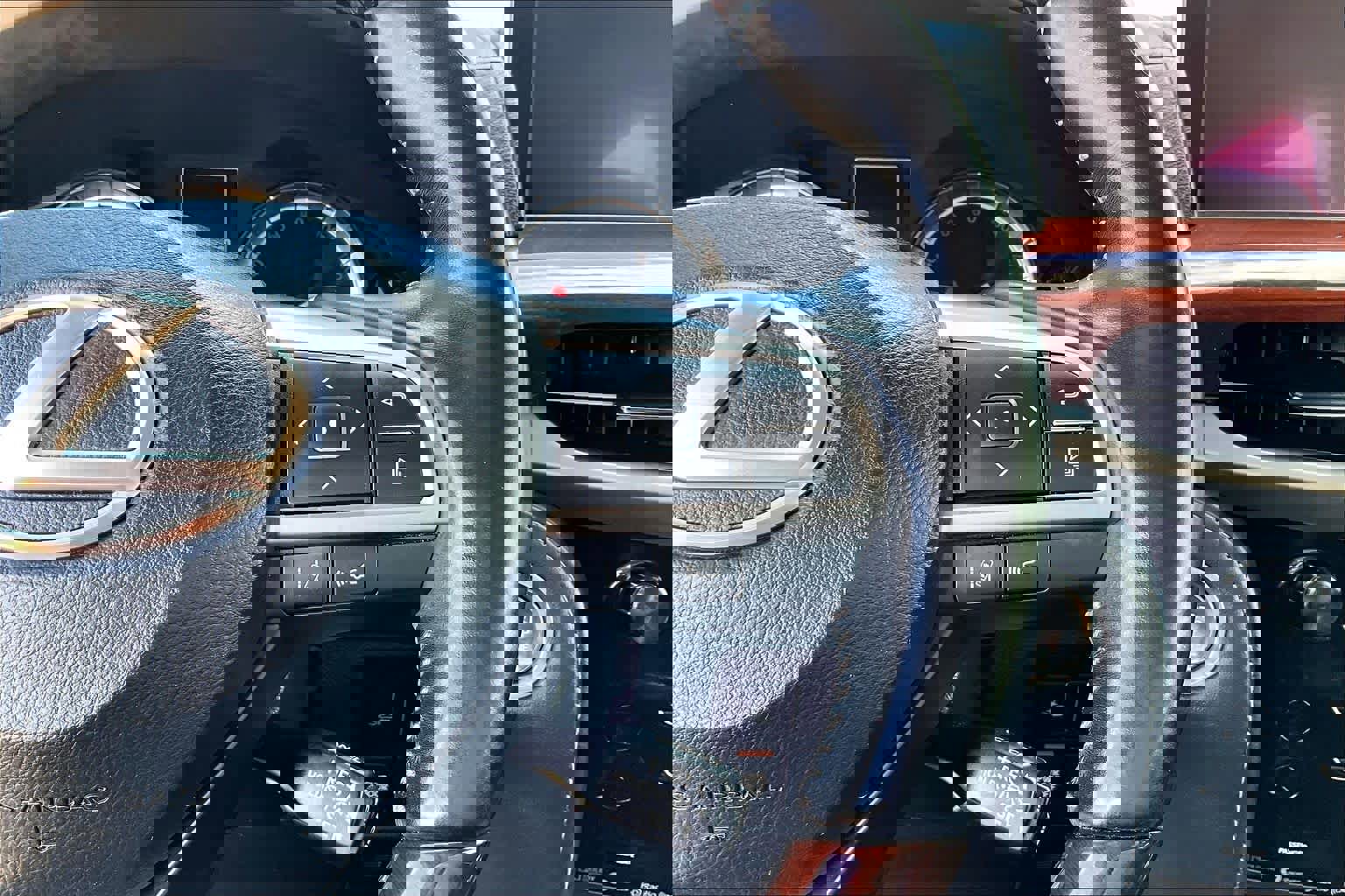 Used 2019 Lexus LX 570 4WD w/ Luxury Package image 24