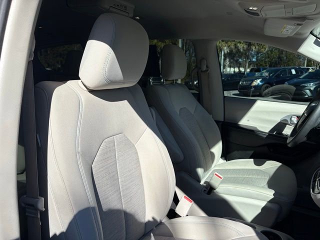 Used 2018 Chrysler Pacifica Touring Plus image 32
