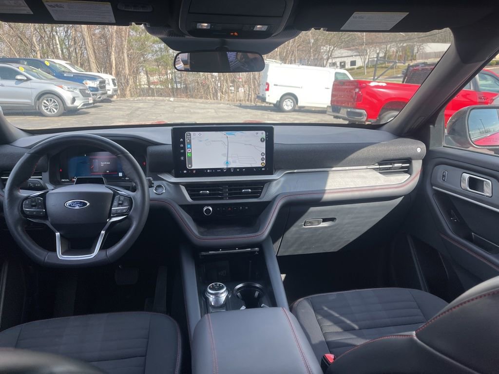 Used 2025 Ford Explorer ST-Line w/ ST-Line Street Pack AWD/4WD image 28