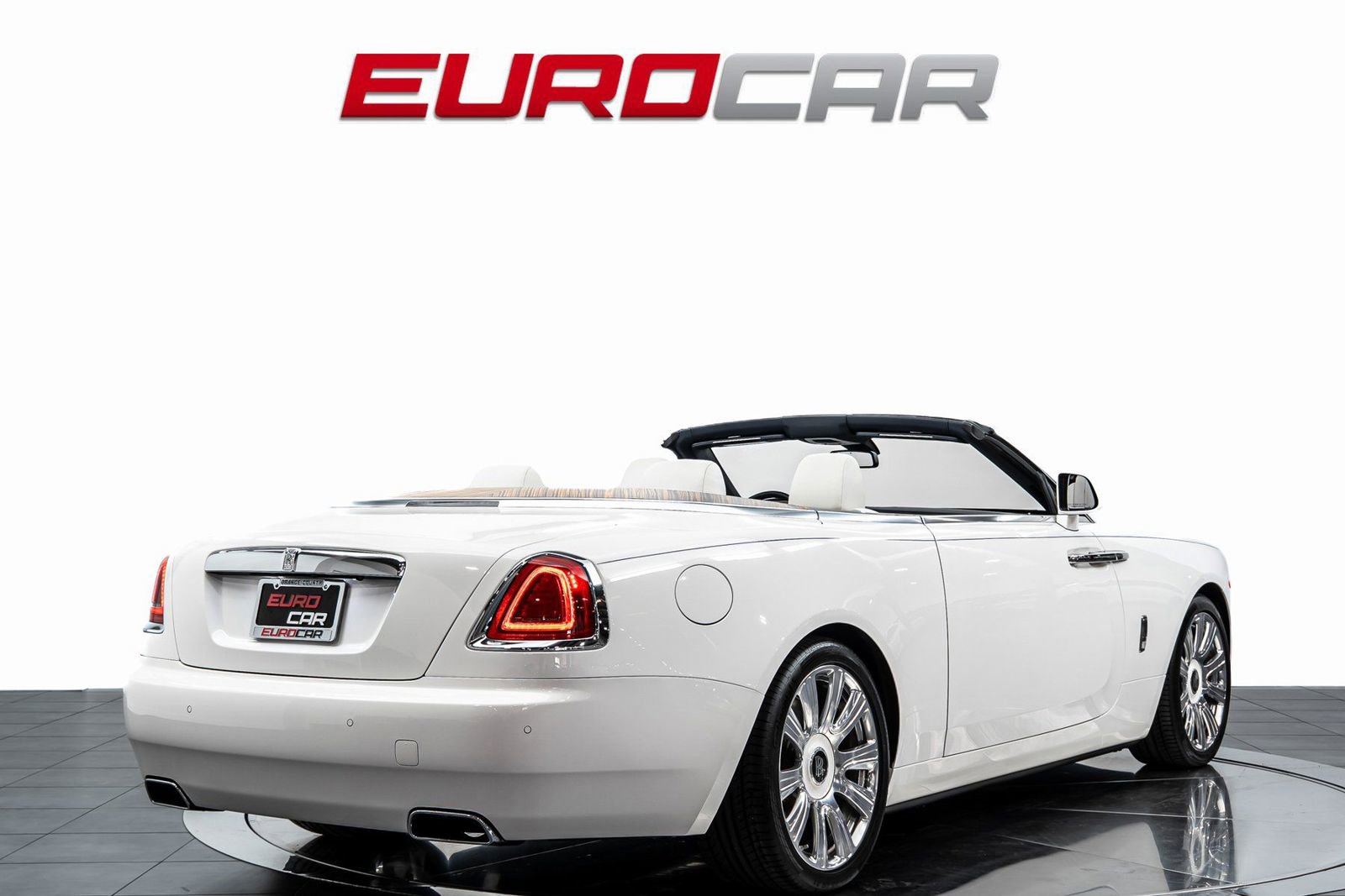 Used 2016 Rolls-Royce Dawn image 6