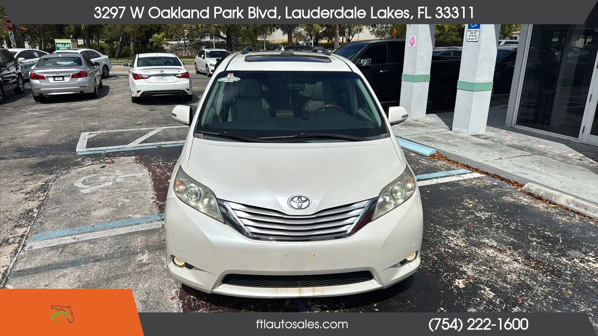 Used 2014 Toyota Sienna Limited w/ Limited Premium Package image 4