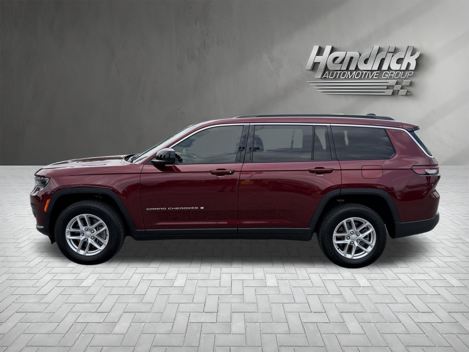 Used 2025 Jeep Grand Cherokee L Laredo RWD image 6