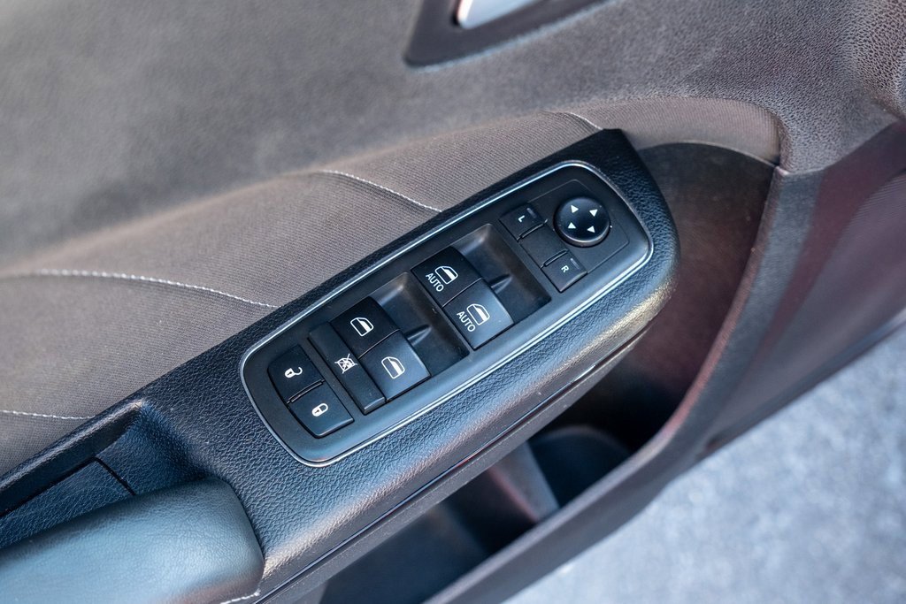 Used 2022 Dodge Charger SXT w/ Blacktop Package image 25