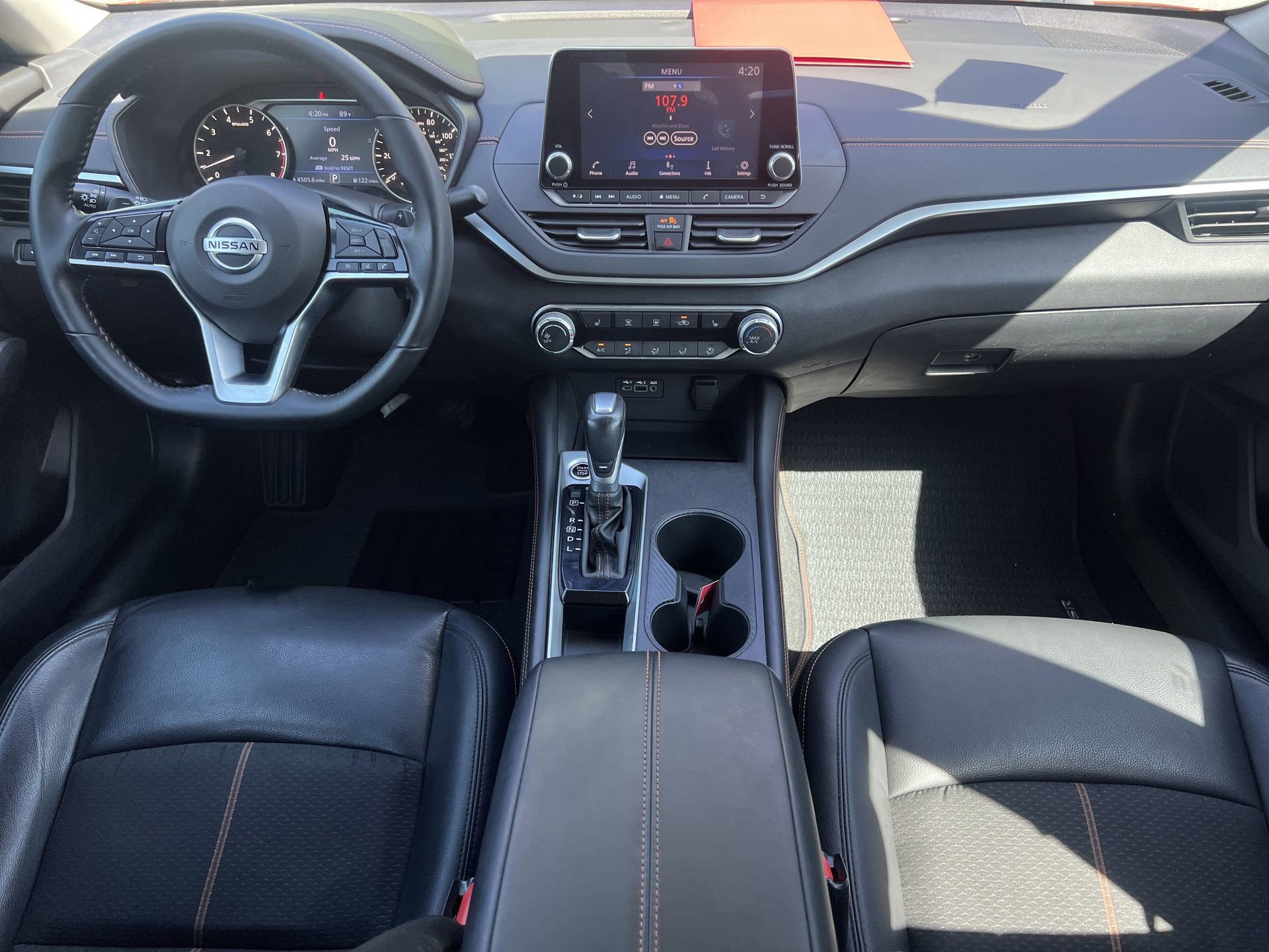 Used 2021 Nissan Altima 2.5 SR w/ SR Premium Package image 2