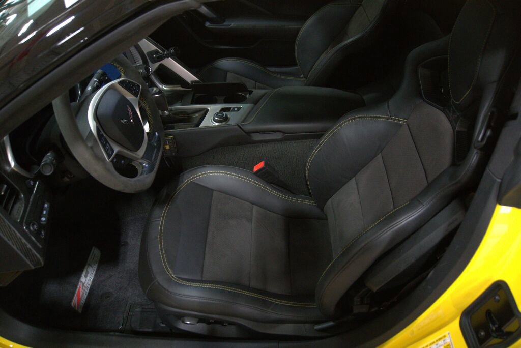 Used 2016 Chevrolet Corvette Z06 w/ 3LZ Preferred Equipment Group image 38