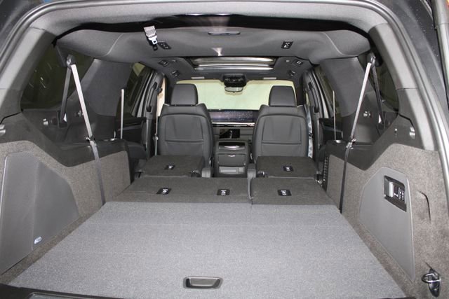 New 2026 Cadillac Escalade ESV Luxury w/ Touring Package image 38