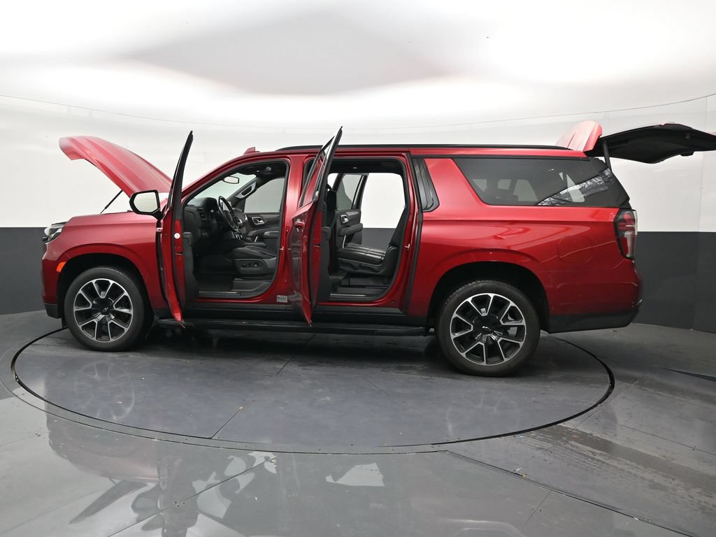 Used 2021 Chevrolet Suburban RST AWD/4WD image 29