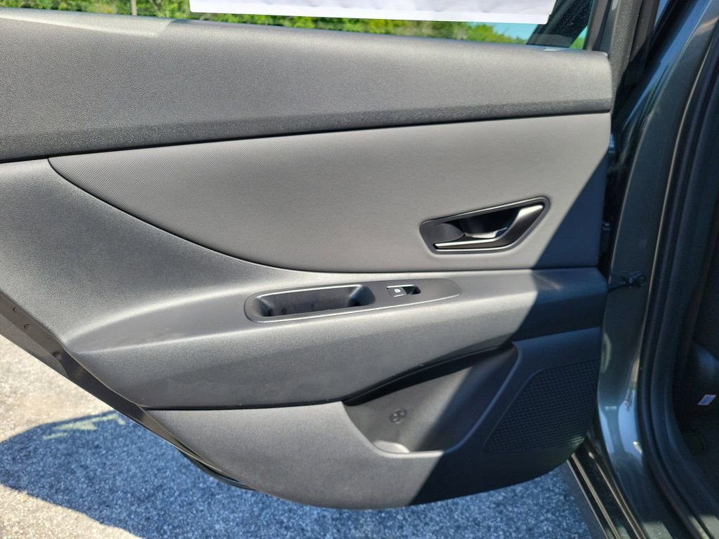 Used 2026 Hyundai Elantra Sport w/ Cargo Package FWD image 9