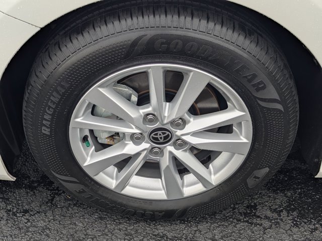 Used 2025 Toyota Camry LE w/ Convenience Package image 11