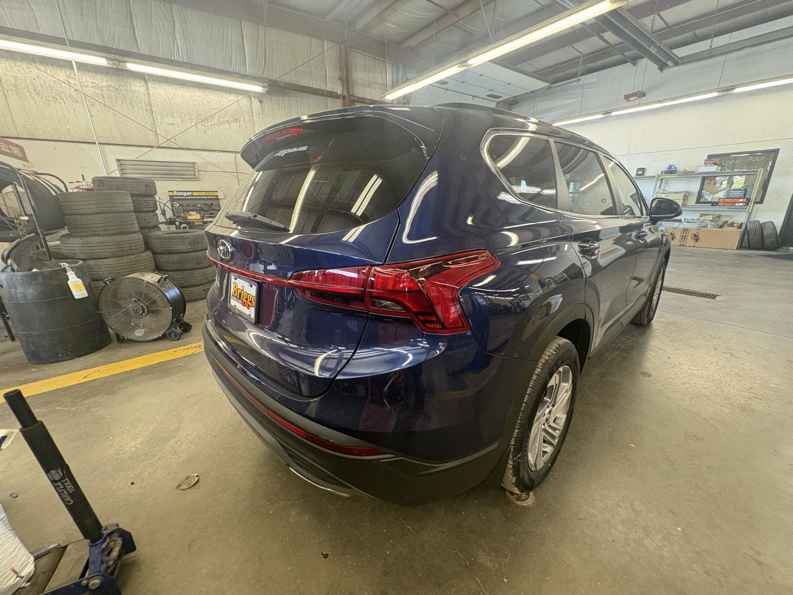 Used 2023 Hyundai Santa Fe SE FWD image 5