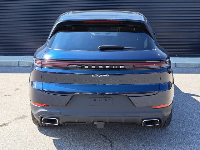 Used 2025 Porsche Cayenne image 6