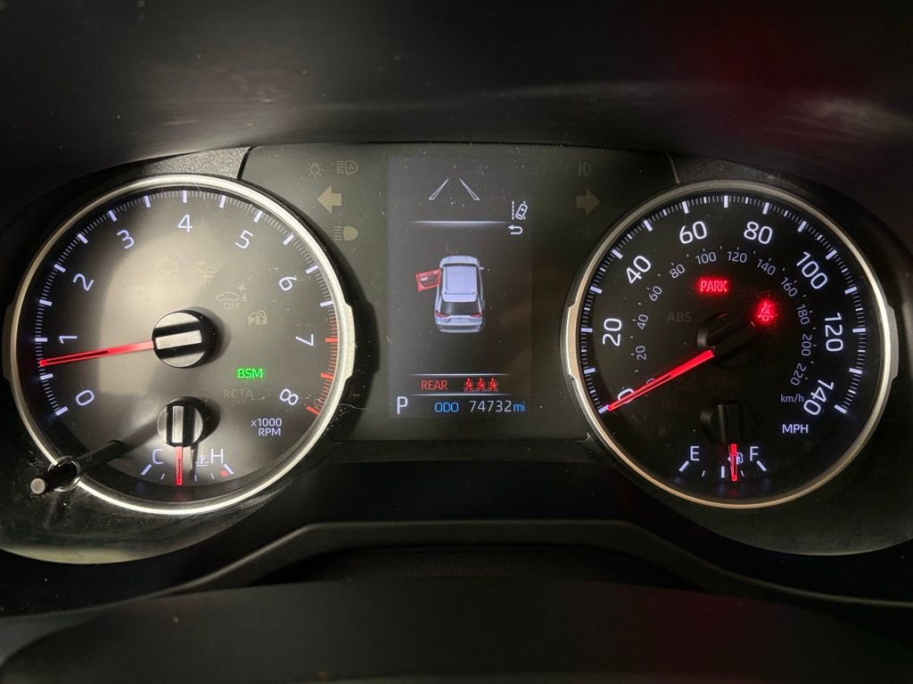 Used 2019 Toyota RAV4 XLE Premium image 23