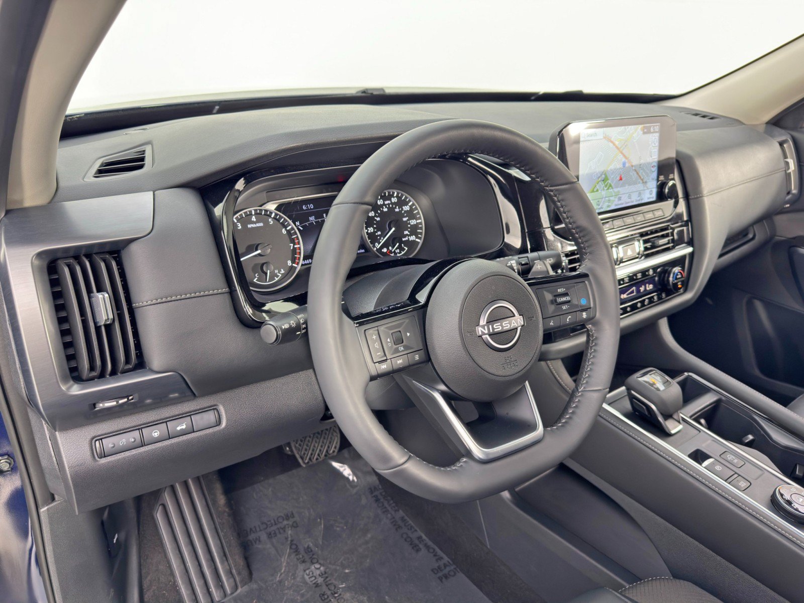 Used 2025 Nissan Pathfinder SL AWD/4WD image 11