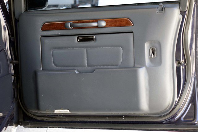 Used 2001 Cadillac De Ville Limousine FWD image 30