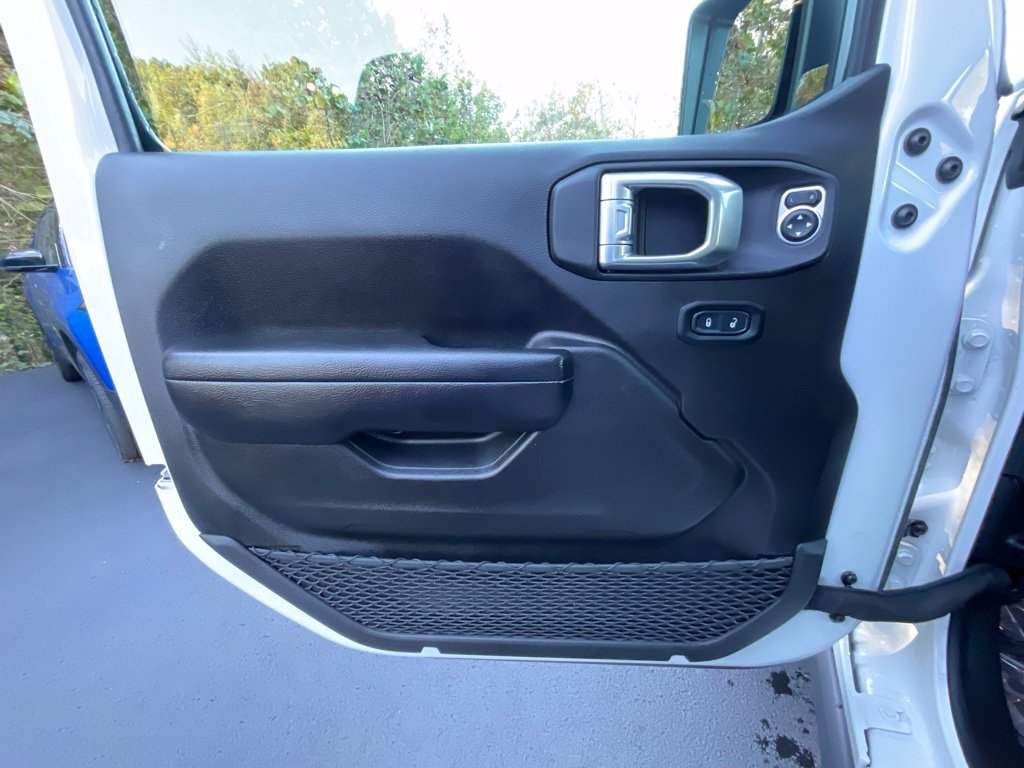 Used 2023 Jeep Gladiator Sport AWD/4WD image 8