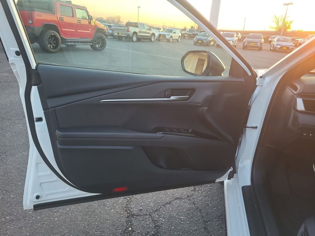 New 2026 Toyota Camry Hybrid w/ Multimedia Upgrade Package image 12