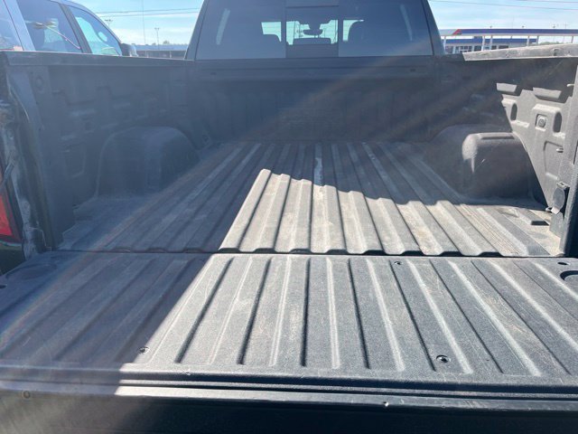 Used 2019 Chevrolet Silverado 1500 High Country w/ Technology Package AWD/4WD image 2