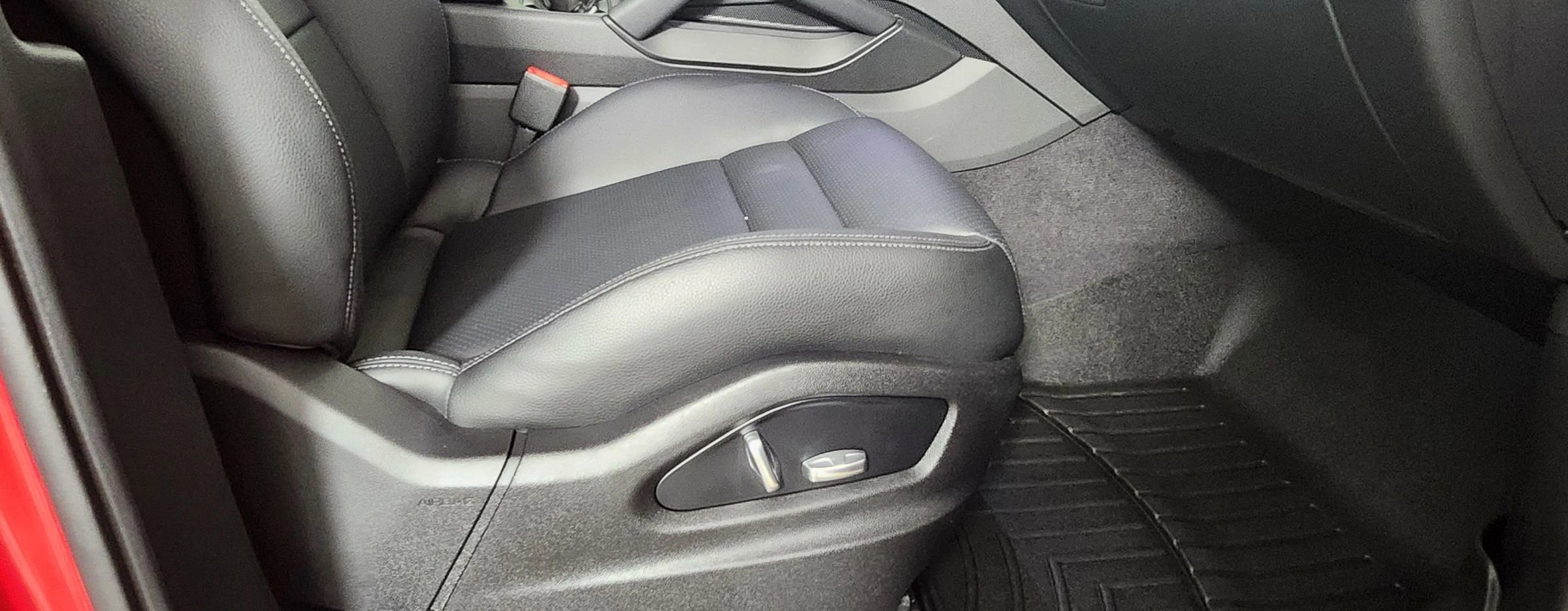 Used 2021 Porsche Cayenne E-Hybrid Sport Utility 4D image 20