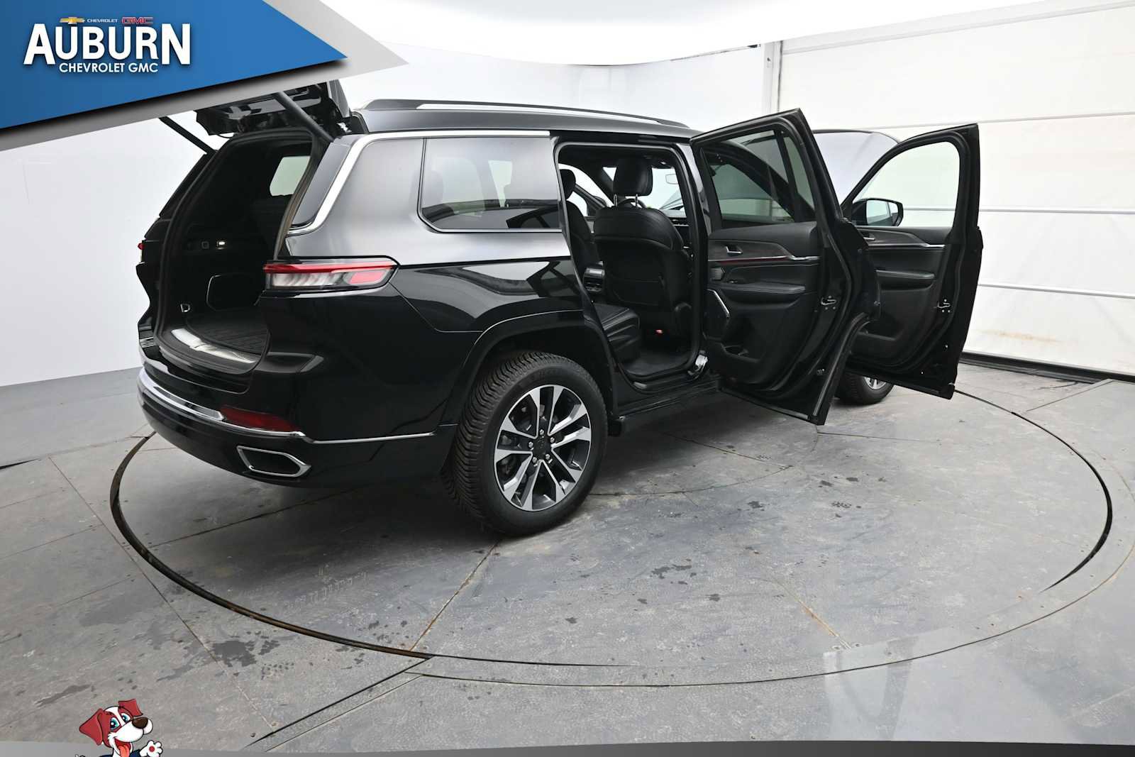 Used 2024 Jeep Grand Cherokee L Overland w/ Trailer Tow Package image 37