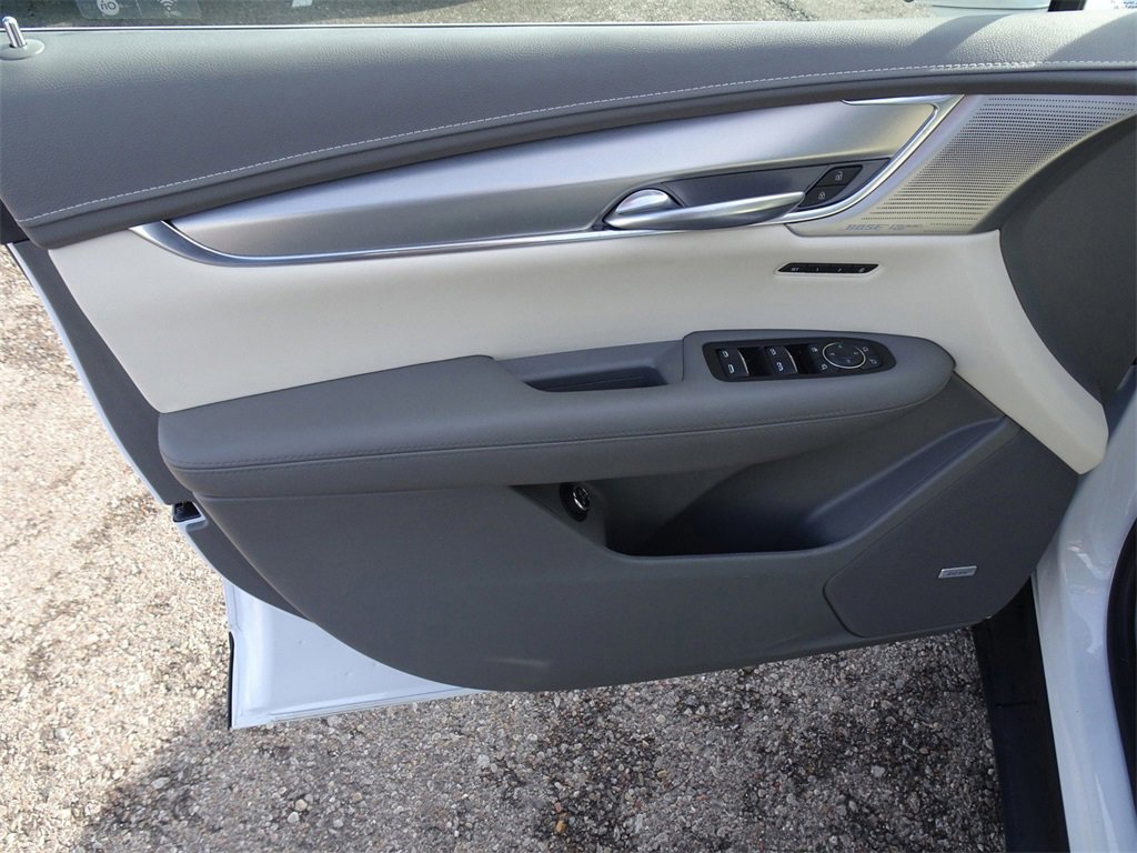 Certified 2023 Cadillac XT5 Premium Luxury w/ LPO, Floor Liner Package image 14