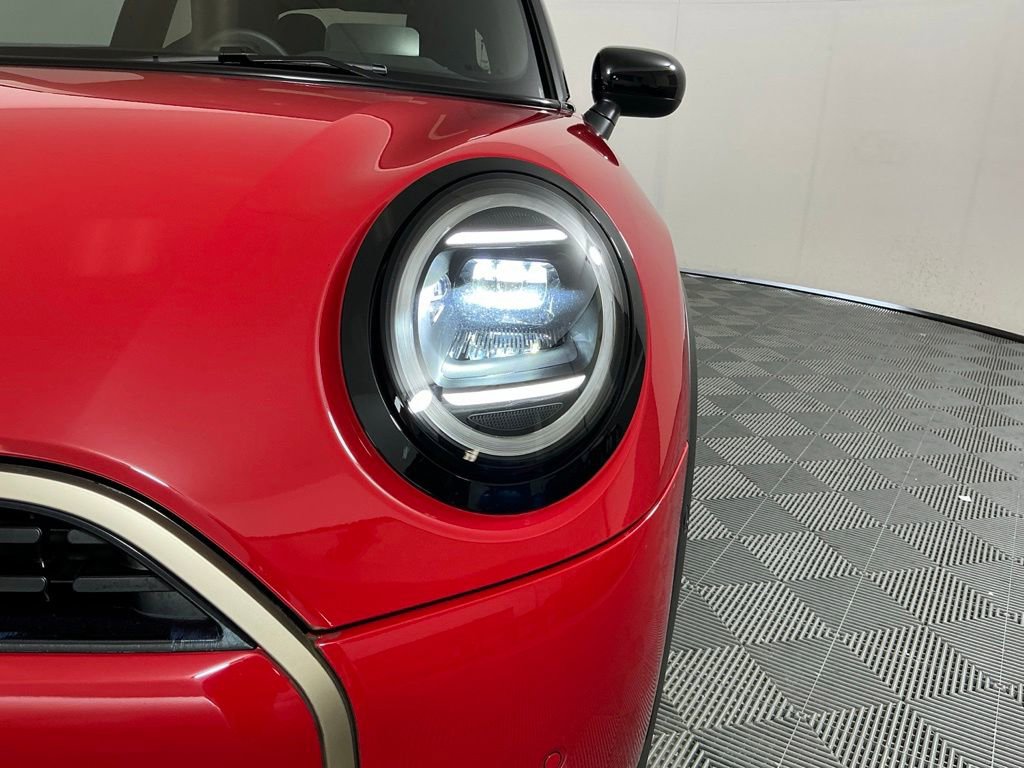 Certified 2025 MINI Cooper 2-Door Hardtop FWD image 8