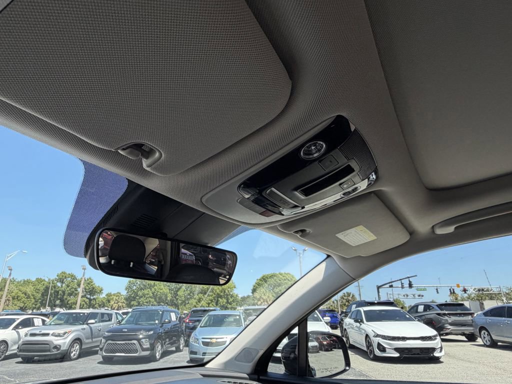 Certified 2023 Kia Sorento S w/ Panoramic Sunroof Package image 33