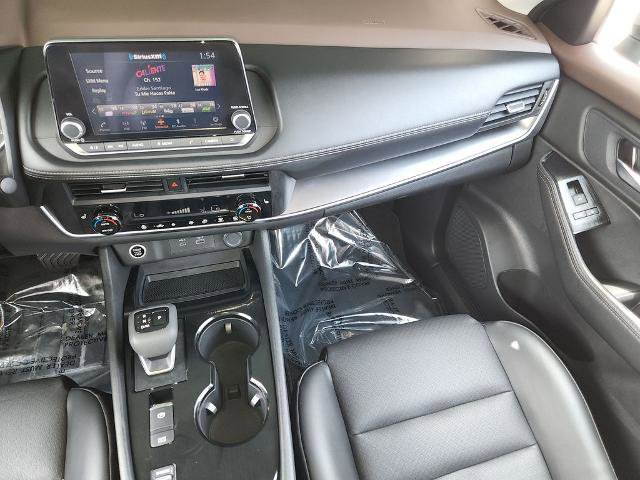 Certified 2023 Nissan Rogue SV w/ SV Premium B Package FWD image 17