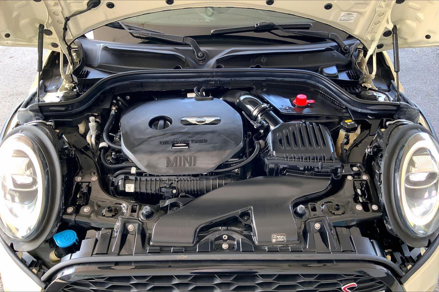 Used 2019 MINI Cooper S w/ Signature Upholstery Package FWD image 30
