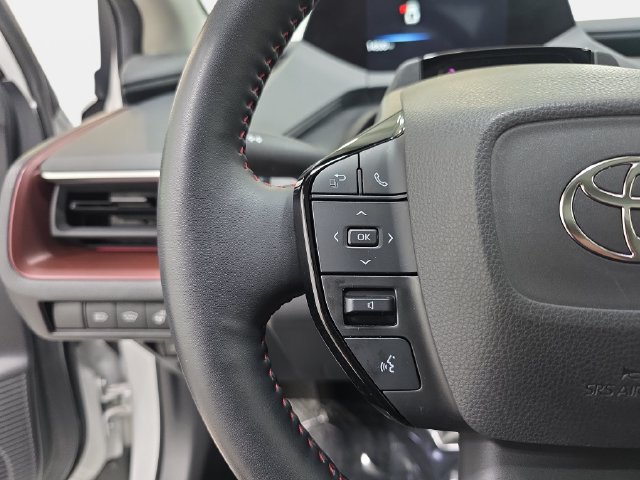 Used 2024 Toyota Prius Prime FWD image 14