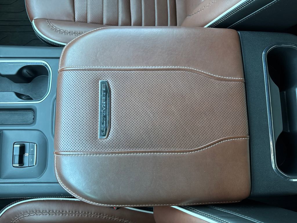 Used 2024 GMC Sierra 3500 Denali Ultimate image 46