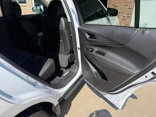 Used 2023 Chevrolet Equinox Premier AWD/4WD image 19
