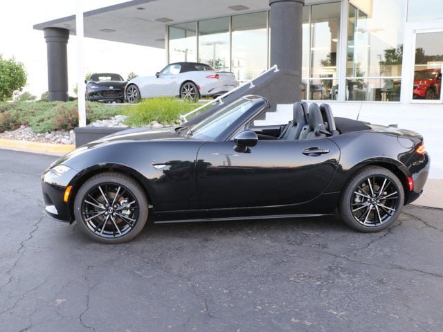 New 2026 MAZDA MX-5 Miata Grand Touring w/ Weather Package RWD image 2