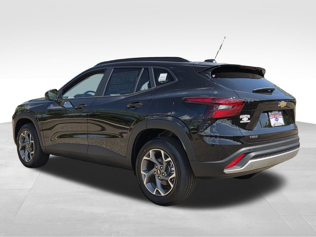 New 2026 Chevrolet Trax LT w/ Driver Confidence Package FWD image 8