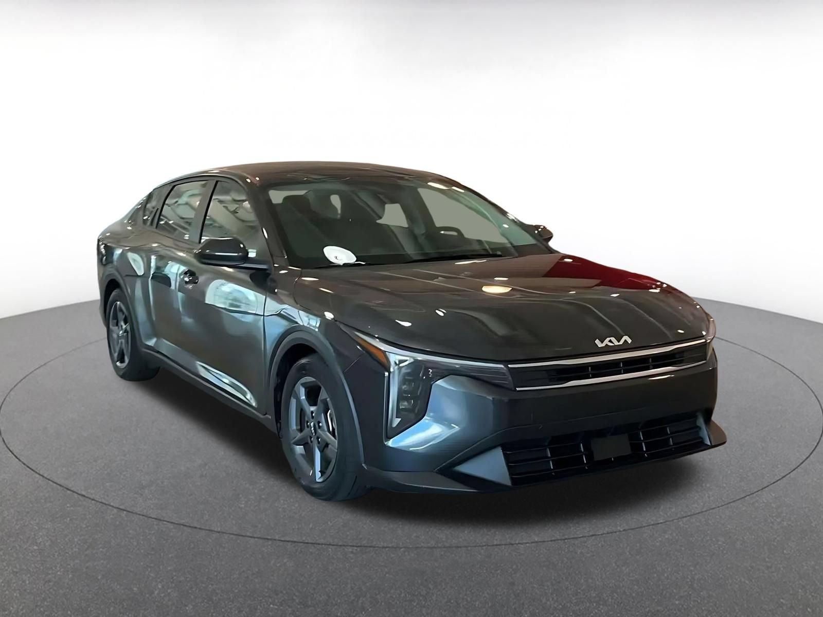 Used 2025 Kia K4 FWD image 3